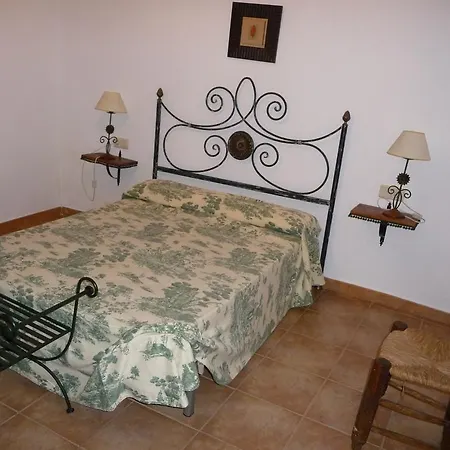 Casas La Piedra De Tiscar
