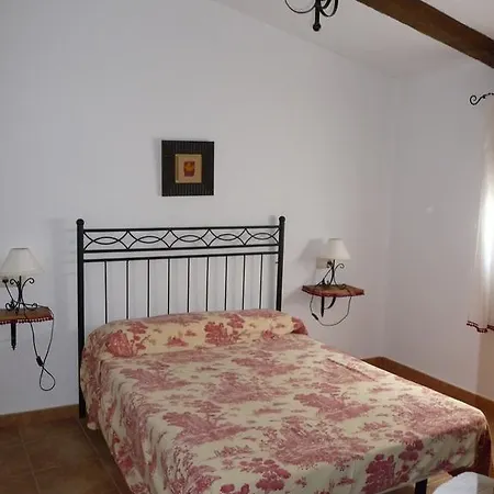 Casas La Piedra De Tiscar