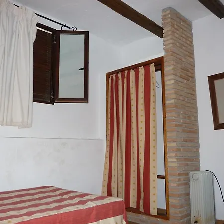 Casas La Piedra De Tiscar